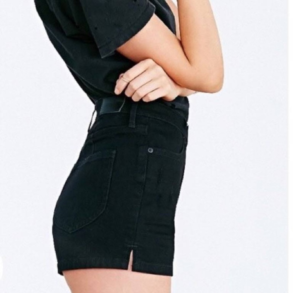 NWOT BDG PINUP HIGH RISE DENIM SHORT